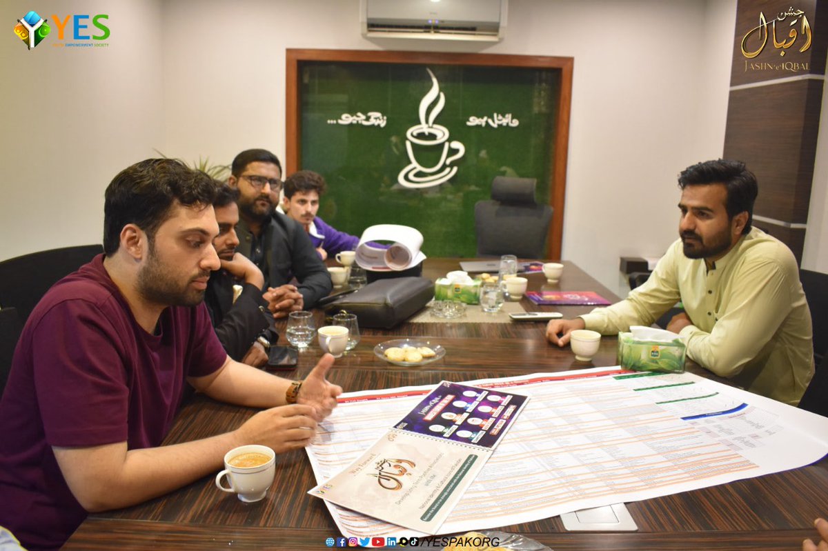 yespakorg's tweet photo. A successful meeting took place as President Irfan Butt &amp; the Main Team of JI engaged with Mr. Farrukh Yasin, CEO of Malka food, Royal Fields &amp; Managing Director of Vital group &amp; Mr. Moon Cheema renowned political &amp; social figure💫
Exciting times ahead🙌🏻

#jashneiqbal #Trending https://t.co/9235ww9CKL