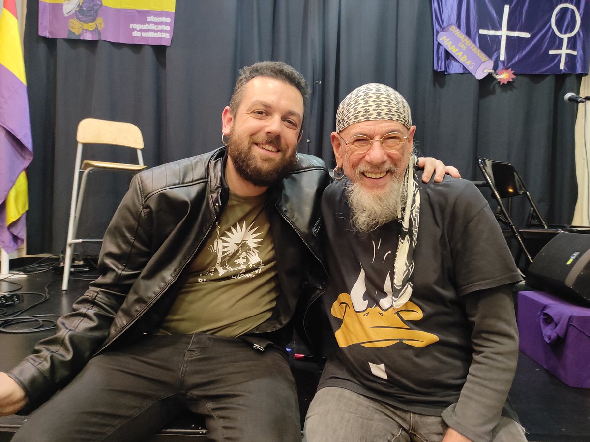 Eskerrik asko <a href="/ElDrogasOficial/">El Drogas</a>