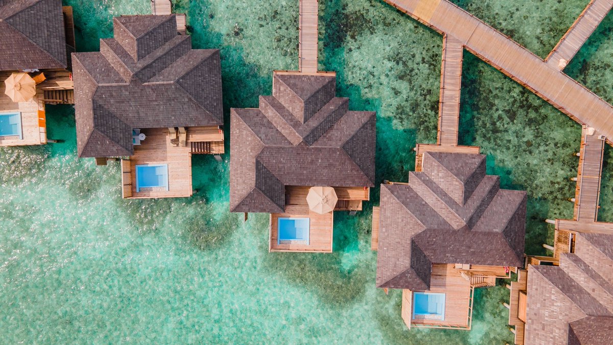 #Partnership: With chic villas and an abundance of dining and entertainment options, <a href="/sunsiyamresorts/">Sun Siyam Resorts</a>  in the Maldives and Sri Lanka offer enchanting retreats for discerning travellers.

Find out more 👉 t.ly/iF5hO