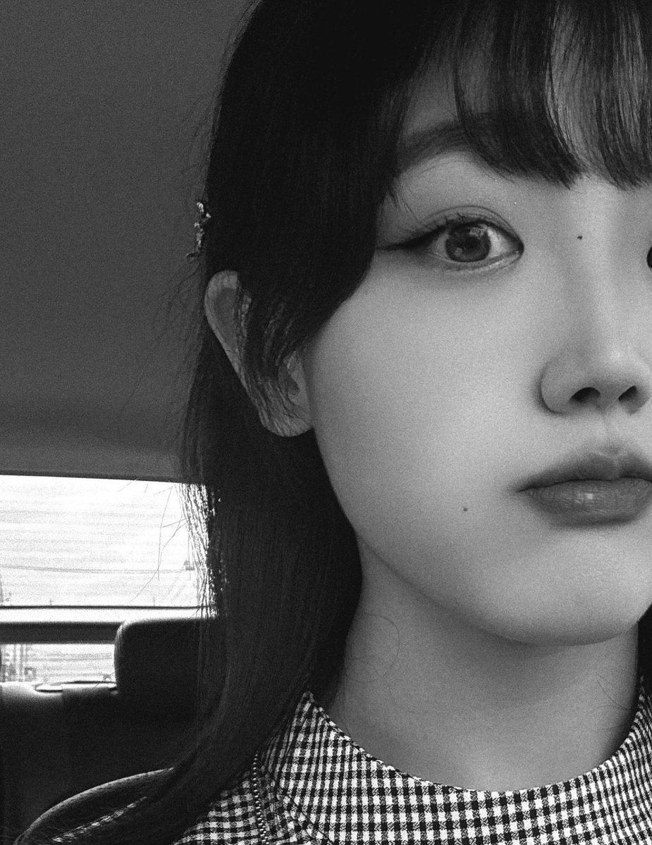M20230724's tweet photo. B/W🖤🩶🤍
利き顔は左かなー？
#black #japan #gfl #合格 #群馬県 #大学生 #グランプリ #帰国子女 #マルチリンガル #語学 #中国語 #英語 #韓国語 #グローバル https://t.co/HQ9B8tbiA5