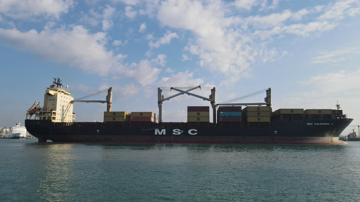 DurresPort's tweet photo. 🗓️Its a brand #newweek @DurresPort, let’s make the most of it!🌊⚓️⛴️
#Maritime🇦🇱⚓️🚢 #portcity
#shipping #onthedocks #waterfront
#mondayvibes 🗓 #shipsinpics📸 https://t.co/HfZr2S1lDO