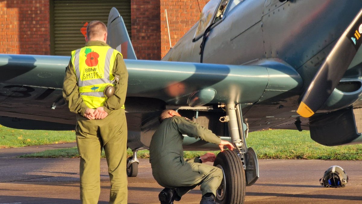 RAFBBMF's tweet photo. Remembrance Day 2024 🌹

Taking to the skies on Remembrance Day the first time in many years, we have been able to fly our Spitfire, PM631, over Lincolnshire in a special sortie to inspire the future generations.  

#lestweforget #remembrance #remembranceday #wewillrememberthem https://t.co/Xenu4qLL66