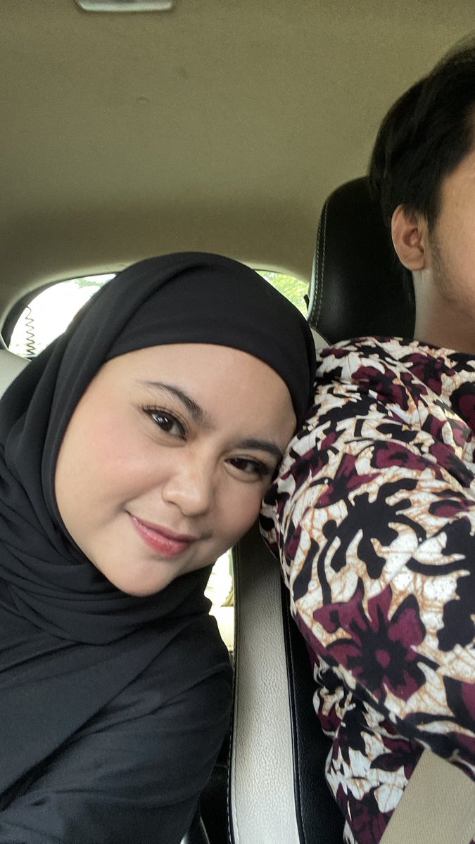 Pertama kali bisa pake bulu mata palsu🥹😭
Not bad lahhh dan butuh waktu kurang lebih 30 menit untuk mempelajari dan eksekusii

Kirain ini magnetic ternyata tulisan di shopee “tanpa lem” dan harganya cuma 15ribuan aja😅