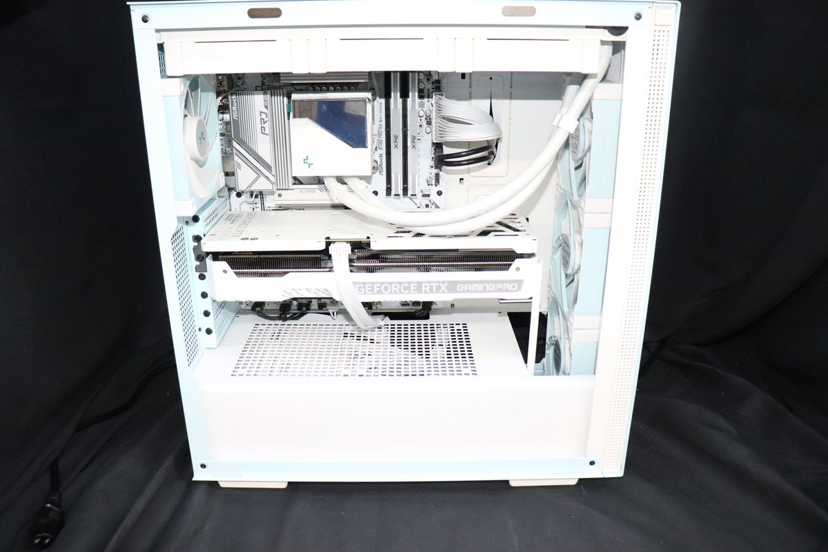 dospara_nanba's tweet image. 【自作組立代行紹介】🎉

 #DEEPCOOL CH510 PASTEL BLUE を使用した組立代行をご依頼いただきました👍👍

#ドスパラなんば店 はパーツ豊富なスタッフが多数おりますので、「何も知らないけどお願いしたい！」
そんな方でもご来店お待ちしております！

＃自作組立代行　#なんば