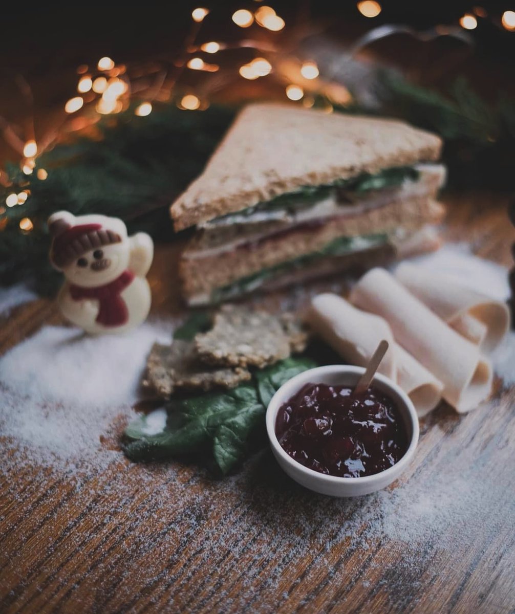 thoroughbreads's tweet image. ITS BACK! 
Our Festive Filling has returned! 
Fresh Turkey, cranberry sauce, crispy onions, sage and onion stuffing, crispy bacon, spinach and mayo.