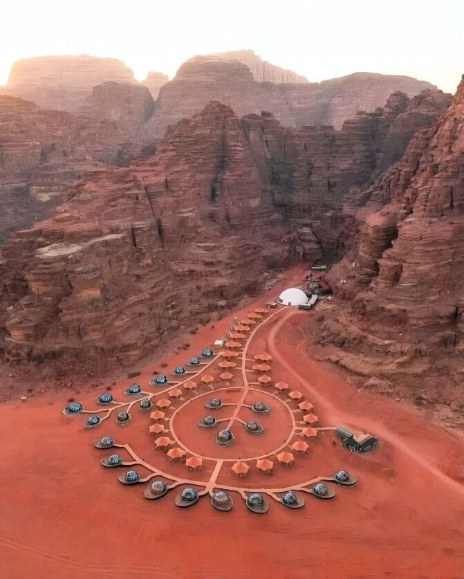 LifeStunning's tweet photo. Settlement on Mars? 

This is not a settlement on Mars, but a picture of a hotel in the Valley of Rum in Jordan.  

This is one of the most important places in the Jordan Valley, which attracts thousands of tourists every year because its land structure resembles the surface of M https://t.co/wE1teFsWRd