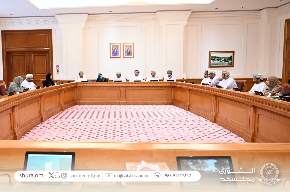 لمناقشتهم بشأن الرغبة المبداة حول إنشاء مركز للموهوبين العمانيين لدعم الشباب الموهوبين وتعزيز حضورهم على المستوى المحلي والدولي، وتوحيد الجهود من قبل الجهات المعنية بتطوير مواهب الشباب؛ 

⏮️ #لجنة_الشباب والموارد البشرية تستضيف القائمين على مشروع المنظومة الوطنية لبناء القدرات