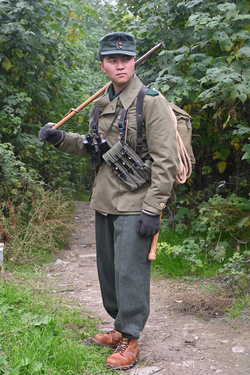 WW2 ルーマニア軍　山岳猟兵　中尉　制服上下　レプリカ WW2 ルーマニア軍 山岳猟兵 中尉 制服上下 レプリカ - メルカリ