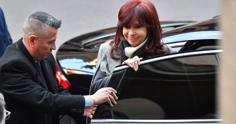 visionpaisarg's tweet photo. 📢 CASACIÓN PREPARA SU #SHOW PARA DEFINIR SOBRE LA PROSCRIPCIÓN DE @CFKArgentina
👉 En un trámite poco usual, el #tribunal informó que leerá el veredicto en #público y será #televisado.
📝 @tiempoarg
https://t.co/P1OWfnyNQa https://t.co/BJXTKwBdPh