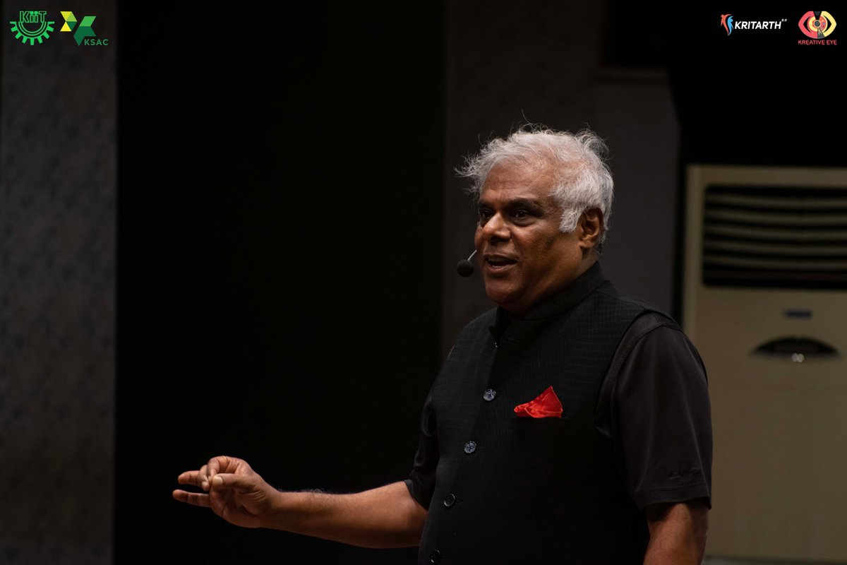 ksacofficial's tweet photo. Unforgettable moments from Kritarth 8.0! From inspiring sessions to vibrant events, and a spectacular Star Night with Ashish Vidyarthi Sir, this journey from Shadows to Light truly lit up our spirits.
#Kritarth8 #ShadowsToLight #AshishVidyarthi #kiit https://t.co/639z5twZOb