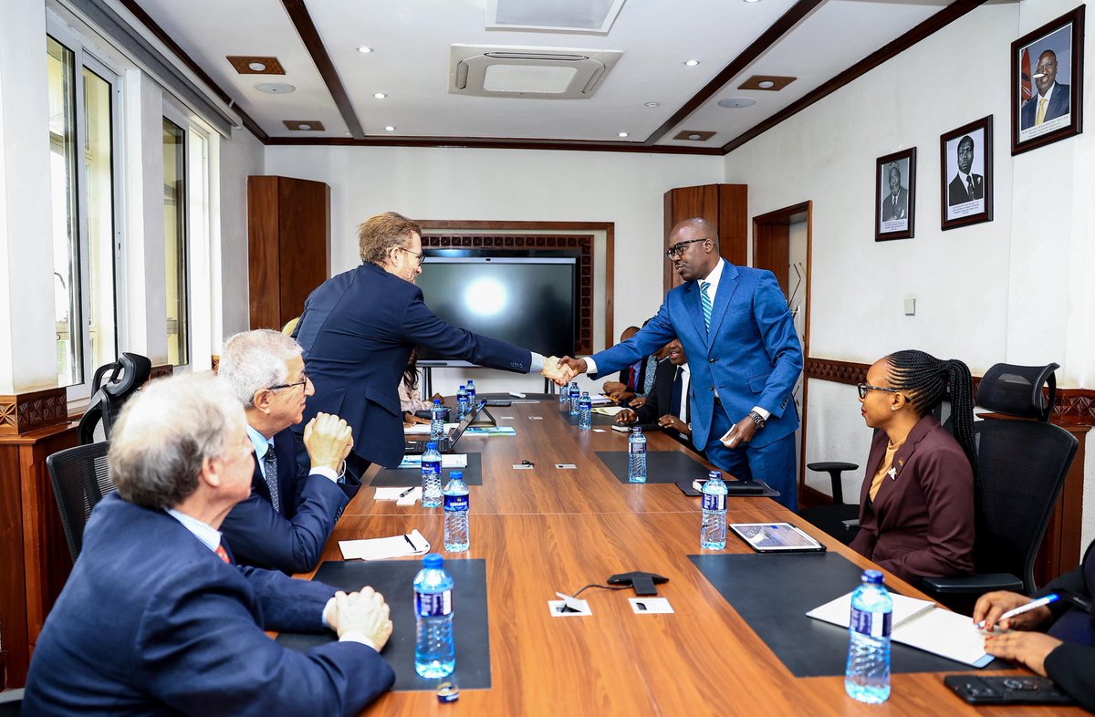 SingoeiAKorir's tweet photo. Peaceful use of nuclear energy is important. With Kenya’s Nuclear Power &amp; Energy Agency colleagues, I met representatives from the International Atomic Energy Agency(AIEA) to explore ways of strengthening collaboration on Kenya's nuclear energy program. ⁦@ForeignOfficeKE⁩ https://t.co/QqpWroCnRt