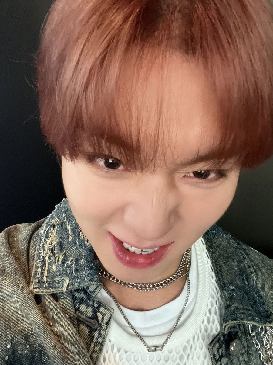 YYentertain's tweet photo. 메이를 위한 아기 호랑이 셀카 등장

#박지훈 #PARKJIHOON
#YYentertainment https://t.co/92pfZZRPzD