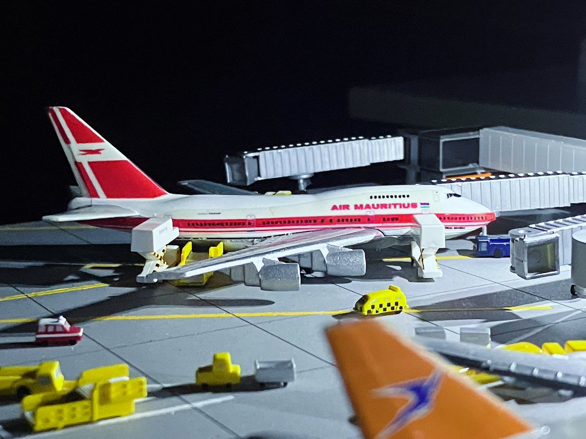 エアモーリシャスB747SP
シャバクオリジナルアイテムにはないカスタムモデル