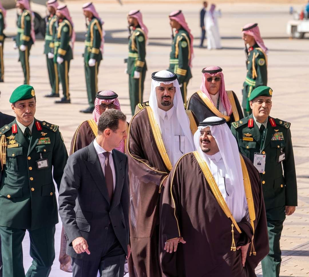syria_rd's tweet photo. وصول السيد الرئيس بشار الأسد إلى مطار الملك خالد الدولي في الرياض للمشاركة في القمة العربية والإسلامية غير العادية التي تنعقد اليوم، وكان في استقبال سيادته الأمير محمد بن عبد الرحمن بن عبد العزيز آل سعود 🇸🇾🇸🇦

#القمة_العربية_الإسلامية #السعودية #سوريا https://t.co/RA4kqNoclE