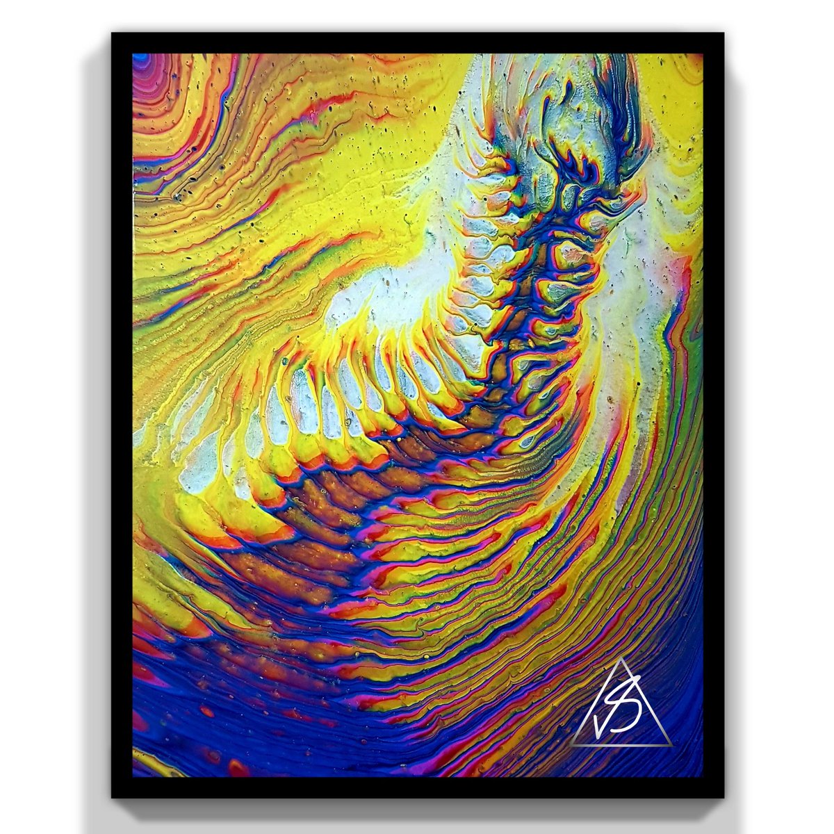 PSYCHEDELIC CATERPILLAR 🐛
In this piece I explored a bold color palette with touches of iridescent white to achieve this crazy fluid art effect.
Hope you like it 🤗