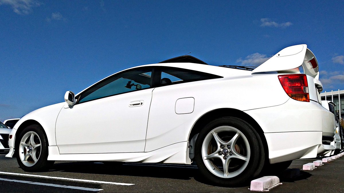 you_kun_jp's tweet photo. 青空の下で。
#たまには1分の1スケール #トヨタ #セリカ #car #toyota #celica #zzt231 #zzt231z #vvtli variable valve timing and lift intelligent system #DOHC #16valve #superstrut #フル純 https://t.co/iD0Pw59U8y