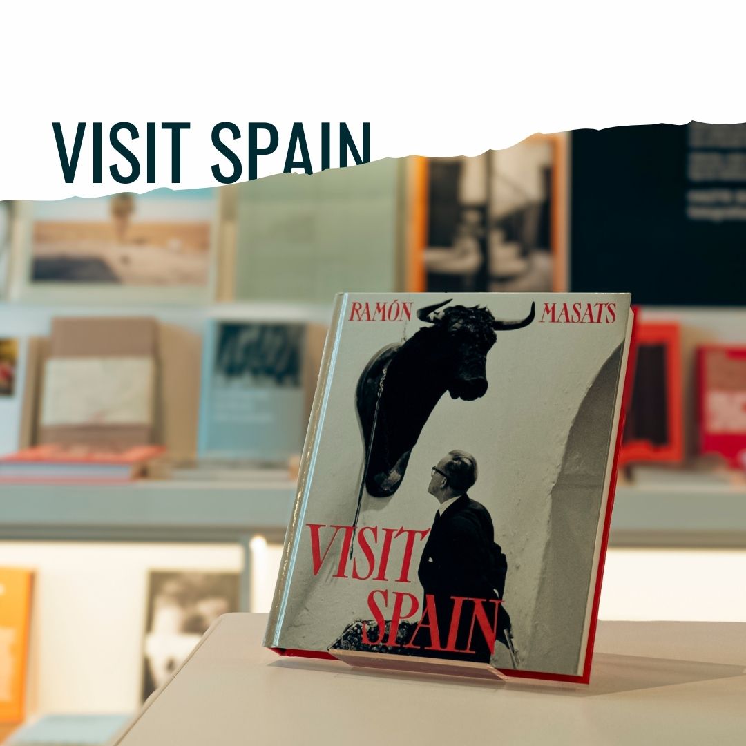 Feliz día de las librerías un año más!! 📚✨
En esta ocasión queremos hacer especial hincapié a Visit Spain, pues Ramón Masats será el protagonista de la próxima exposición.
¡Por muchos fotolibros y librerías más!
#Diadelaslibrerias #Fotolibros #Fotocolectania