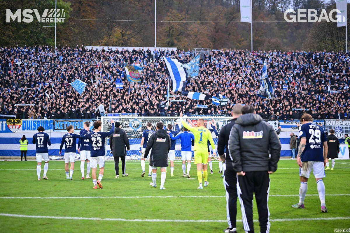 MSVDuisburg's tweet image. Der Besuch der #ZebraFamilie im Stadion am Zoo. Schön war&apos;s 🤗

#MSVereint #WSVMSV