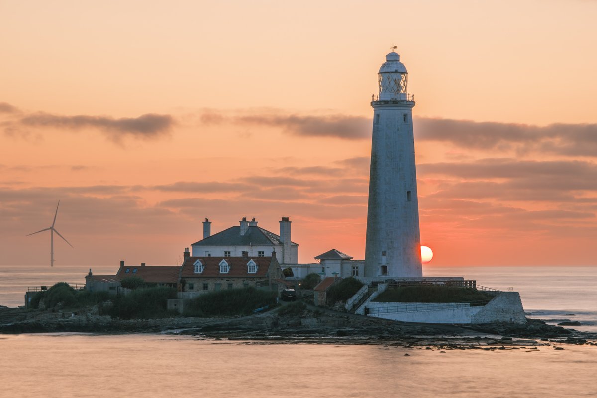Rowtography_'s tweet photo. Today’s photography theme is LIGHTHOUSE

Show me an image of a LIGHTHOUSE

👉Reposting favs - Like and Repost your favs

📷ONE PHOTO ONLY - NO LINKS - OWN PHOTO ONLY

#rowcase #photographychallenge https://t.co/rvSPQJE0Bg