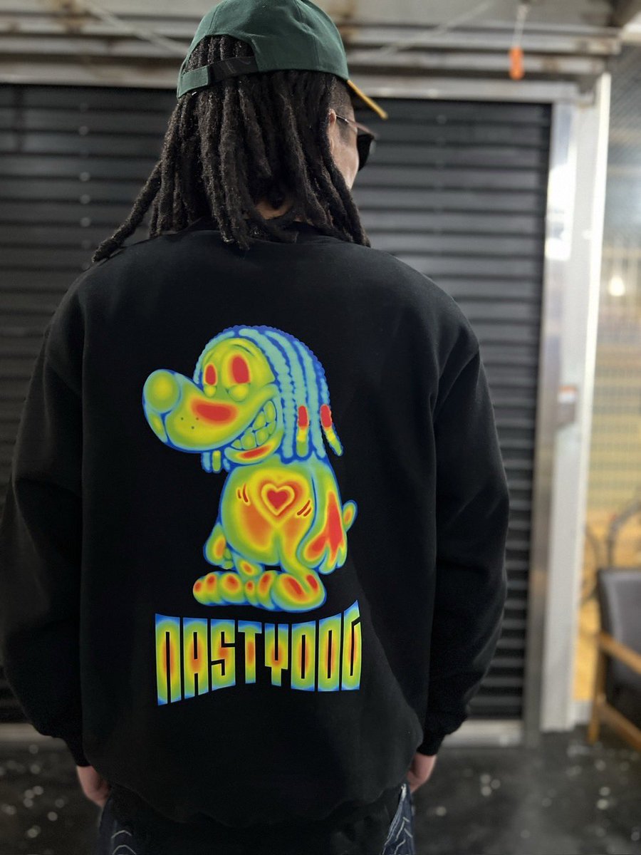 myaka420's tweet photo. ❤️‍🔥NASTY DOG新作発売❤️‍🔥

thermo dog crewneckが
オンラインで発売決定🤝
フロントにはサーモグラフィのロゴ
バックデザインはカラフルで可愛い❤️‍🔥
白黒2色用意してる！

この冬これ着て心温めよ❤️‍🔥

購入はこちらから👇
 https://t.co/Fq0VKrmFAy https://t.co/EPgIj60ktc