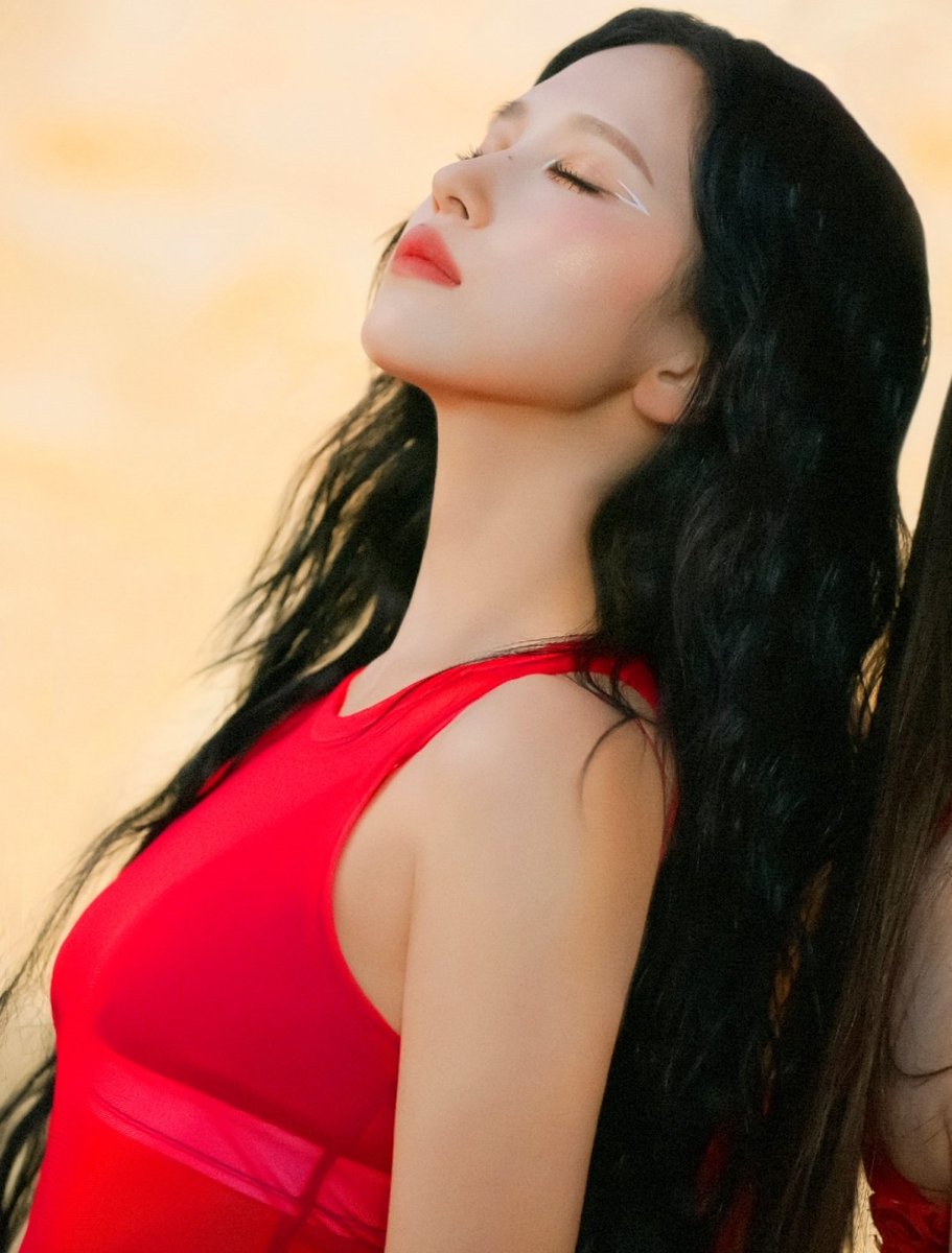 dhandmo's tweet photo. BREATHTAKING RED OUTFIT MISAMO
#MISAMO #MISAMO_Identity
#MISAMO_JAPAN_2nd_MINI_ALBUM #misamo_comeback #MINA #SANA #MOMO #미나 #사나 #모모 #ミナ #サナ #モモ https://t.co/HNGTSLHzWq