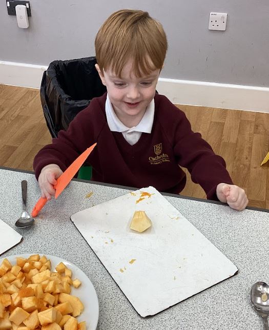 PrimaryBristol's tweet photo. It's all about Pumpkin Soup in Reception! We love this story about cat, duck and squirrel making soup in their cabin in the woods. We even made our own pumpkin soup last week. Deeee-licious. #helencooper #pumpkinsoup https://t.co/9R6sgB5qHs