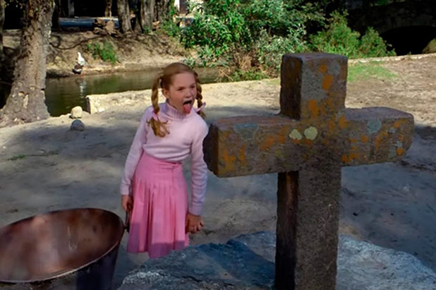 PeligrosasRadio's tweet image. PS289(398) Película : #VenenoParaLasHadas de 1986 #CarlosEnriqueTaboada. Actualidad musical y conciertos: #TheCure #UselessEaters #WhisperingSongs #BeigeBanquet #KVB... peligrosassociales.blogspot.com/2024/11/progra…