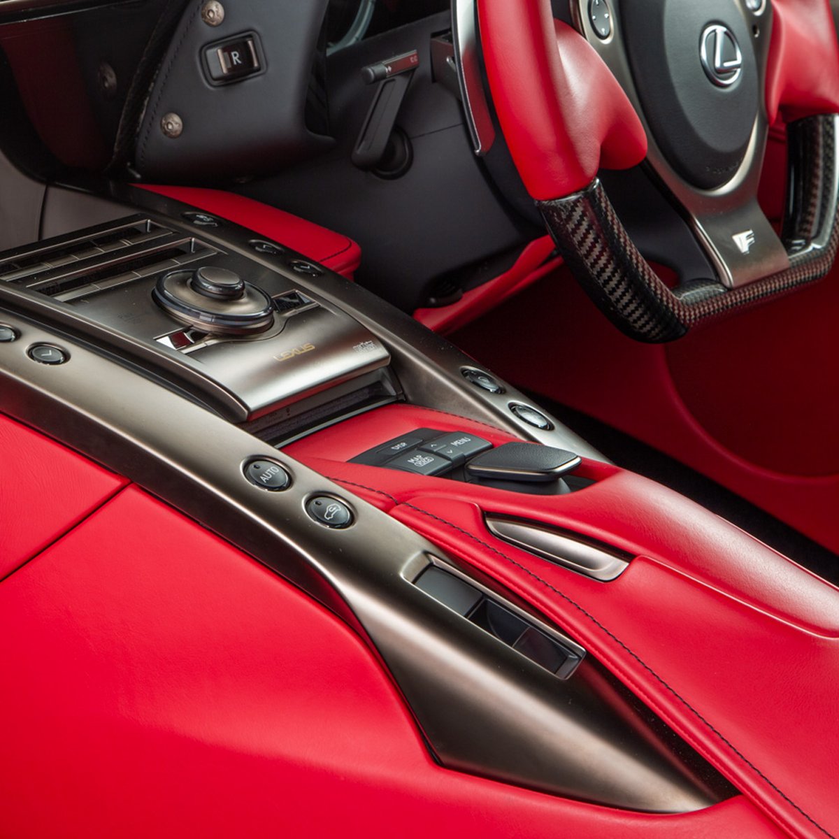 OCsupercarsales's tweet photo. This LFA is one of 19 RHD vehicles supplied in Solid Black (212), while the interior is upholstered in a beautiful red with black leather with an eclectic combination of machined metals and carbon fibre.
https://t.co/Mss0A6o2Dw #Lexus #LFA #LexusLFA #TheOctaneCollection https://t.co/BB1XofrC0C