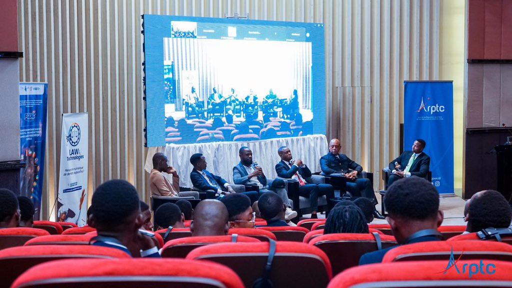 SYLVAINSOP's tweet photo. avec pour thème « La transition numérique dans un contexte d’IA : tendances et opportunités pour l’Afrique Centrale ».
@ac_fgi  @Yigf_cameroon @Yigf_cameroon https://t.co/0nME6PiKeB