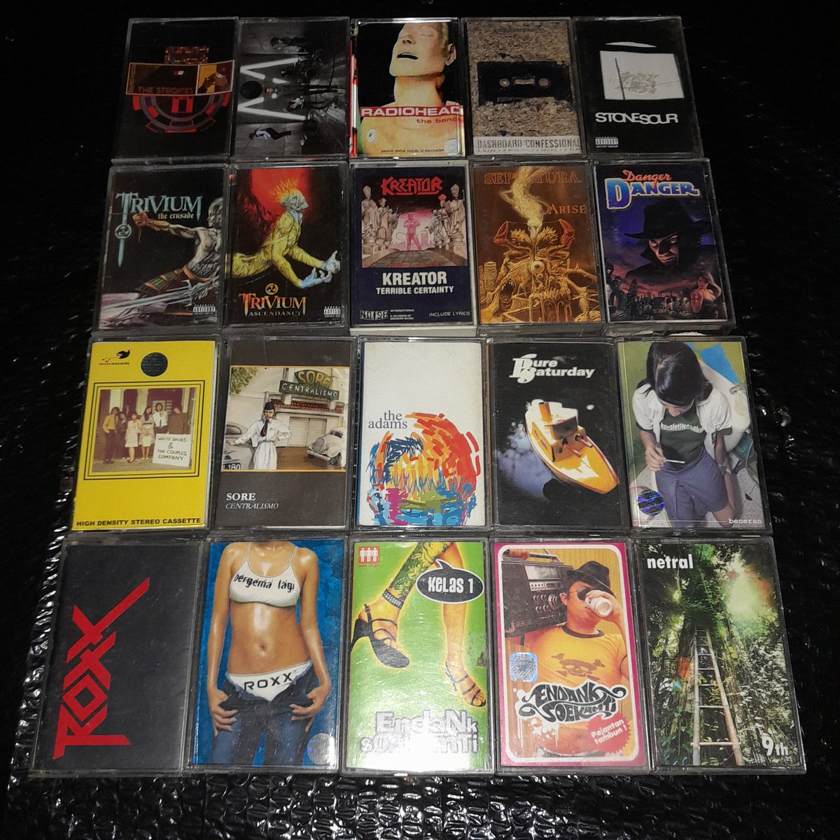 Kaset antah berantah!! 🤘

#thestroke #maroon5 #Radiohead #dashboardconfessional #stonesour  #triviumband #kreatorband #dangerband #soreband #theadamsband #indieband #whiteshoesthecouplescompany #puresaturday #roxxband #konsletingkabelband #netralband #endanksoekamti #rockband