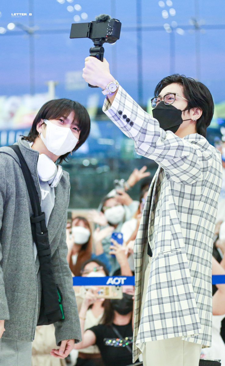 Throwback⏳  221110 BKK✈️

Miss the old days <a href="/biblesumett/">Bsumettikul</a> <a href="/JakeB4rever/">BIU.</a> 

#BibleWichapas 
#BuildJakapan 
#BibleBuild