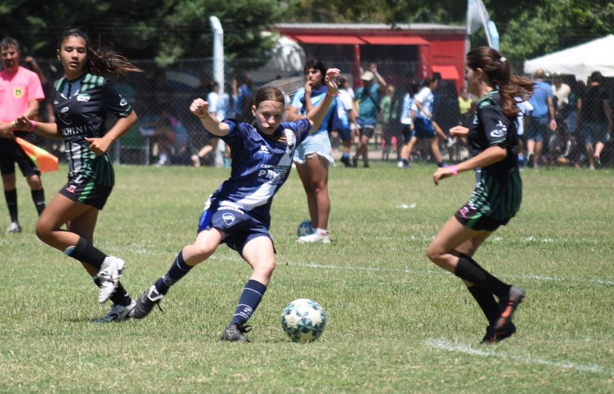 clubbenhur's tweet photo. ⚽️ #Infantiles. Este fin de semana, las #Lobitas participaron del torneo organizado por el Club Atlético de Rafaela. #BenHur compitió con el equipo #Sub14.
#VamosBenHur 🔵⚪🔵 https://t.co/cEbTf7SKww
