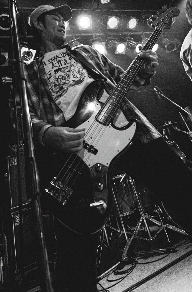 asai_yokutabel's tweet image. #ベースの日

楽器はベースが1番好き！ 
一生懸命ベース弾いてた頃のワイ