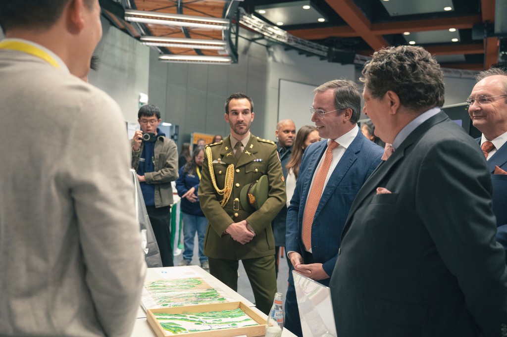 We are honoured to have welcomed HRH the Hereditary Grand Duke to the Luxembourg International Science Expo for Expo Day on November 6th. During his visit, His Royal Highness had the opportunity to engage in meaningful exchanges and in depth discussions with young scientists