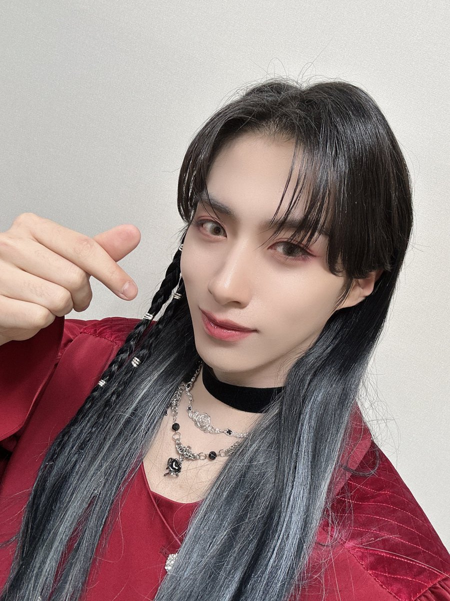 official_ONEUS's tweet photo. [#원어스]

원어스는 매일이 백배로데이🌙💕

#ONEUS #환웅 #HWANWOONG
#시온 #XION #로드투킹덤 
#ROADTOKINGDOM
#ROADTOKINGDOM_A https://t.co/vhF3ibhudv