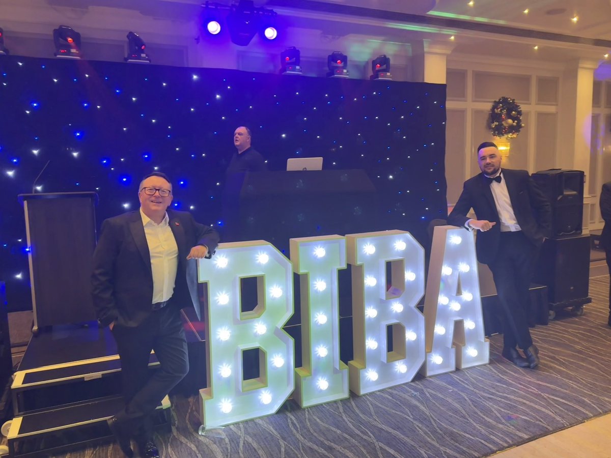 HolmesBrokers's tweet photo. Our sincere thanks to @StubbenEdge and Andy Waring for inviting us to the @BIBAbroker West Midlands Annual Dinner. It was a fantastic evening filled with great hospitality and insightful conversations. Thank you for the remarkable experience!

#biba #annualdinner #stubbenedge https://t.co/ZTvfsWQbkk