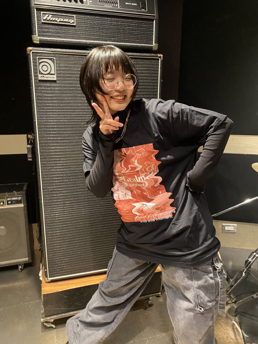 __qualm__'s tweet photo. 💐GOODS💐

11/15(金)開催のワンマンライブ 
｢踊子｣より発売のグッズを紹介！

🟥2AM of regret T-shirt   L/XL   
     ¥3500

🟥LOGO LIGHTER 
     ¥500

🟥STICKER PACK 
     ¥500 

開場から開演までの時間でも
ご購入いただけます。

 #Qüalm  #踊子 https://t.co/p2NAGMBxia