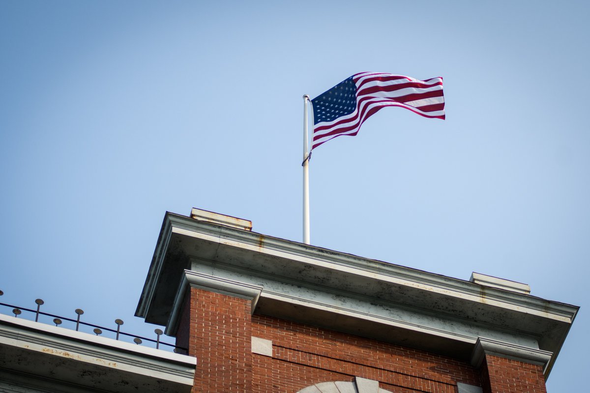 ClarkUniversity's tweet photo. On Veterans Day, the #ClarkU community extends its thanks to all those who have served in the U.S. armed forces. 🇺🇸 https://t.co/1e0UbKRzAw