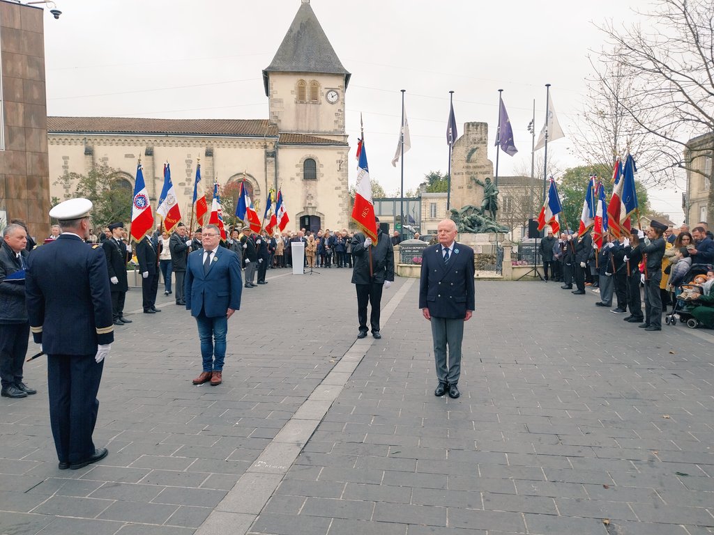 StGrondin33's tweet photo. Honorer nos anciens pour ne pas oublier, encore plus en ces temps compliqués... Cérémonie du 11 novembre à Pessac. https://t.co/Sr1HUUdeU8
