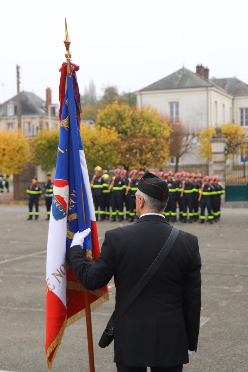 riisc_1's tweet image. Nos sapeurs-sauveteurs rendent hommage aux morts pour la France en ce jour de commémoration de l&apos;Armistice 🇫🇷

#votrehistoirenotrehistoire #11novembre 
#EnLeurSouvenir 

@Uiisc7 @SecCivileFrance @UIISC5CORTE @CDC_UIISC1 @armeedeterre @Interieur_Gouv