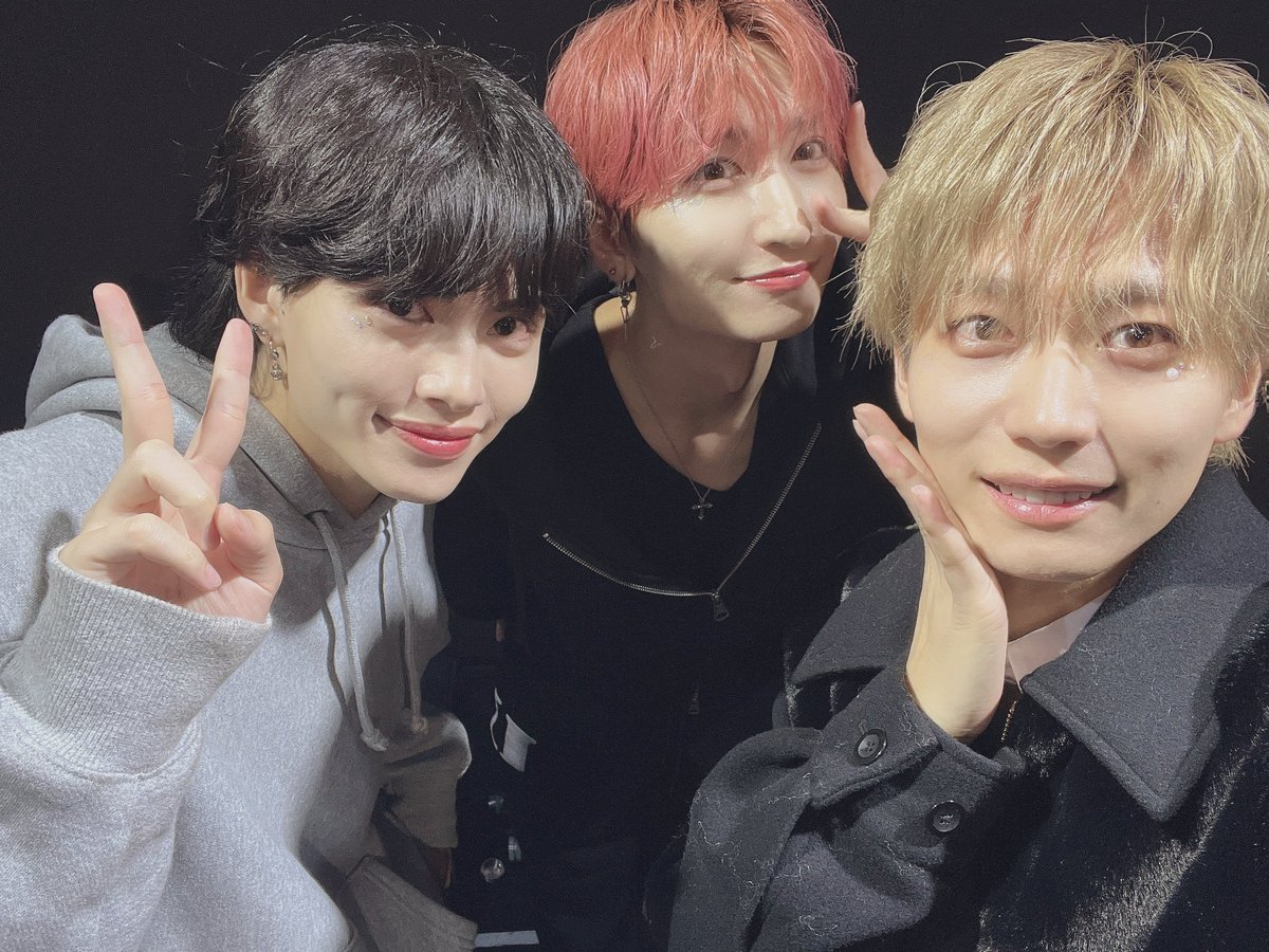 ONFLEEK_AKIRA's tweet photo. 本日はBRIGHT コラボステージありがとうございました🙇‍♂️

brightersお披露目&amp;解散でした！
メンバーみんな素敵な人達で練習の時から楽しかったし本番も楽し過ぎてあっという間だった😭
僕らのLIVE見届けてくれた方ありがとうございました！

そしてしんちゃん！コラボ誘ってくれて感謝👍👍 https://t.co/92MoSzuUEm