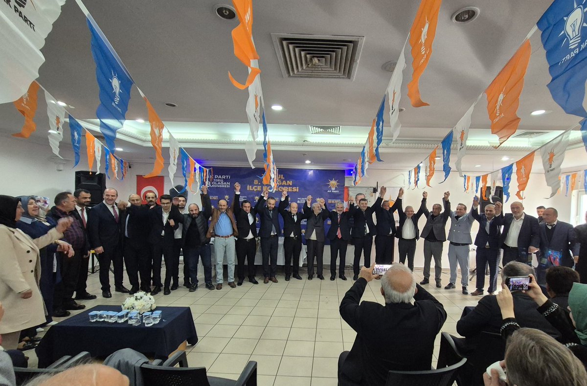 celalettin_kose's tweet photo. ��Torul

AK Parti Torul İlçe Başkanlığı'mızın 8. Olağan Kongresi'ni yoğun katılım ve büyük bir coşku ile gerçekleştirdik.

Kongremizde İlçe Başkanı olarak seçilen Aydın Şahiner'i ve yönetim kurulunu tebrik ediyor, başarılar diliyorum.

Umudun, icraatın, geleceğin adı 
#AkParti https://t.co/k86x8sY1Wd
