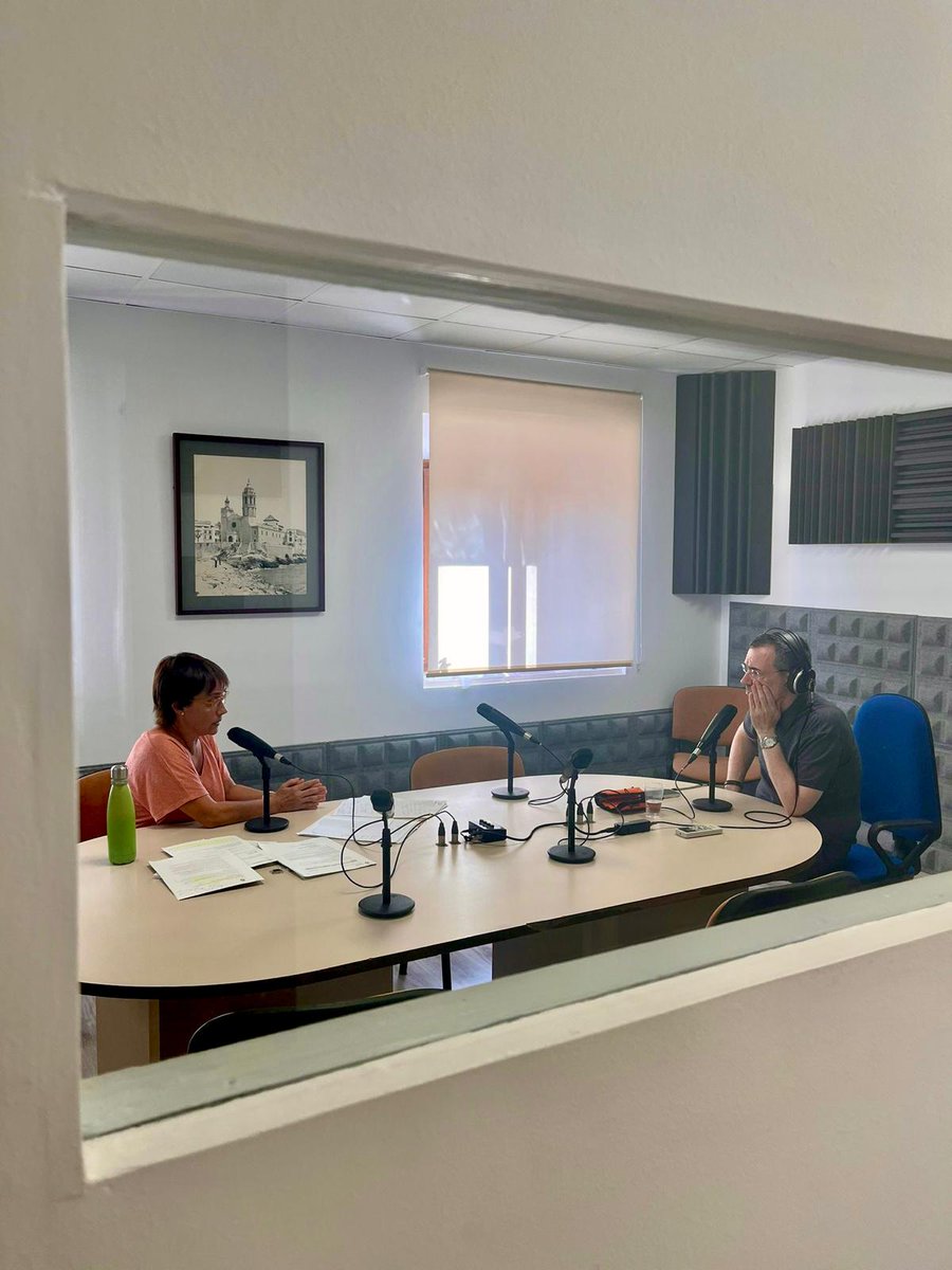 📣 Avui la regidora <a href="/cgasulla1/">Carme Gasulla Blanco</a> i els tècnics Josep Maria Pujol i Maria Rull han anat a <a href="/radiomaricel/">Ràdio Maricel de Sitges</a> a parlar sobre la implementació del projecte de pavimentació del conjunt històric de Sitges 👇🏻: 
 radiomaricel.cat/els-tecnics-de…