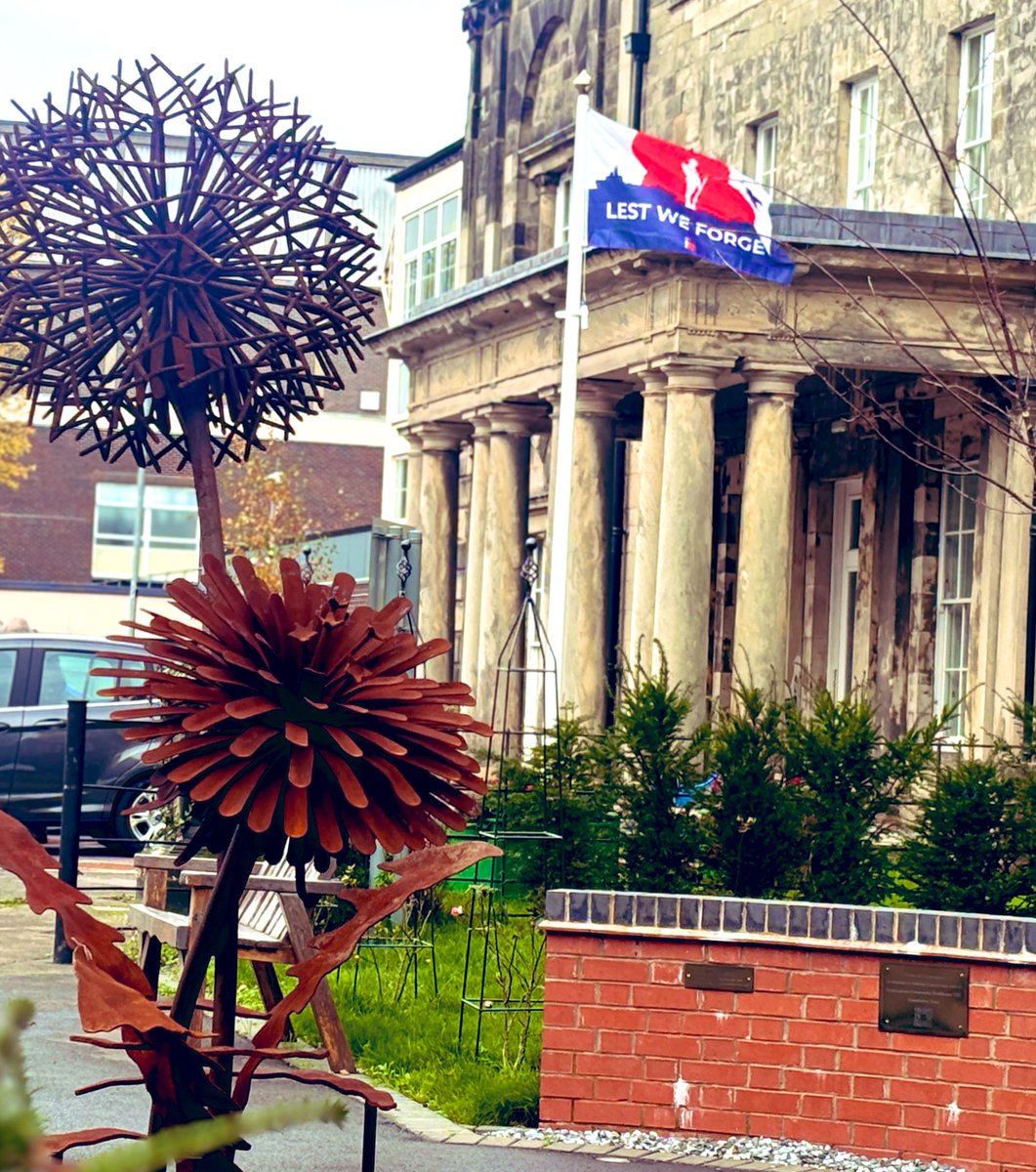 Louise Tomkinson tweet media