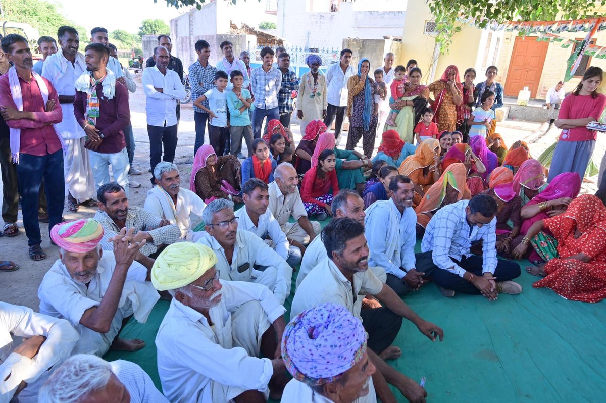 आज खींवसर विधानसभा क्षेत्र के ताड़ों की ढाणी में जनता-जनार्दन के बीच जाकर संवाद किया तथा आगामी 13 नवंबर के दिन कांग्रेस के पक्ष में मतदान करने की अपील की। सम्मानीय गांववासियों ने बड़ी आत्मीयता से स्वागत एवं अभिनदंन कर समर्थनरूपी आशीर्वाद दिया। 

<a href="/INCRajasthan/">Rajasthan PCC</a>