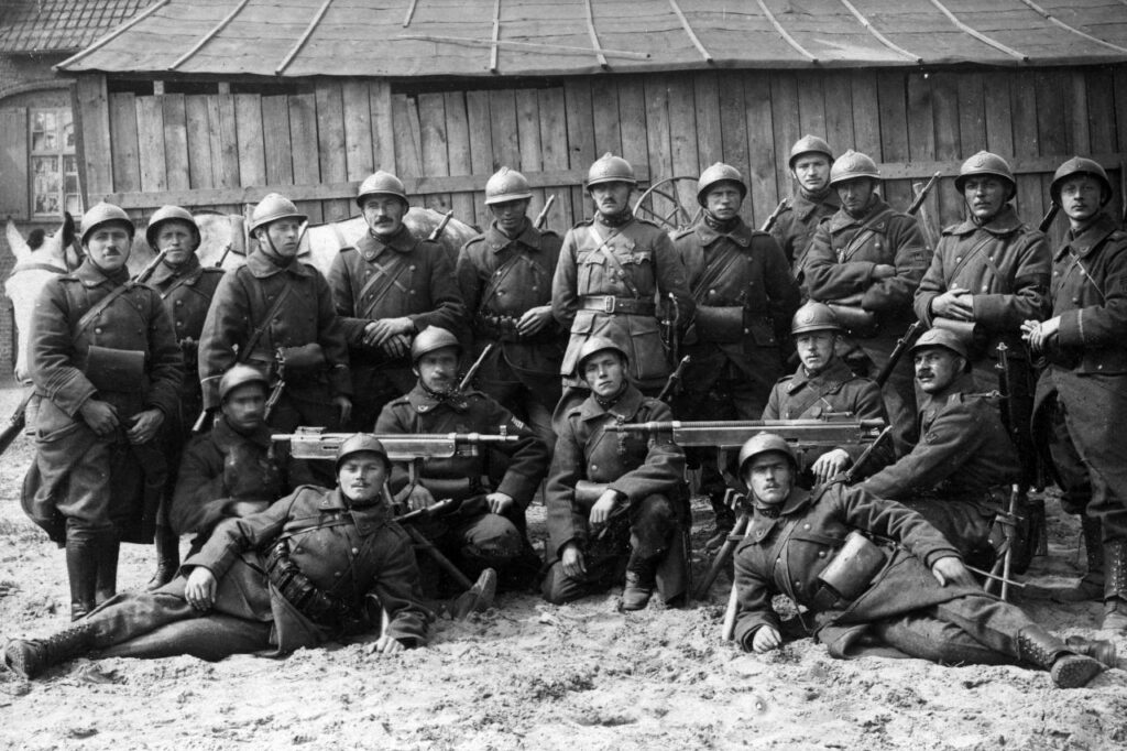 HooptyBooty's tweet photo. 11/11/1918 - Lest we forget https://t.co/ww24wbugCv