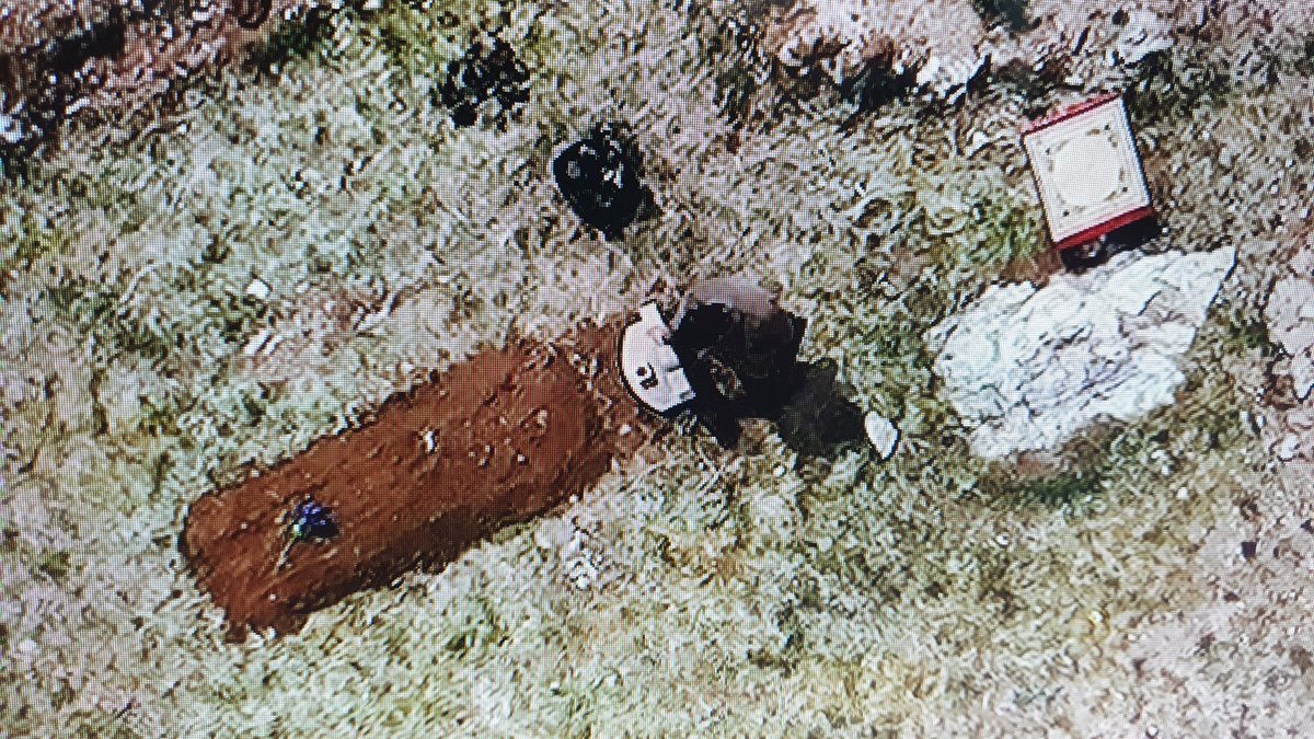 Ном уншсан лам нь ширээгээ орхиж явдаг ёстой юмуу? Мэдэхгүй болоод асуусышү. #Хавтаст_хэрэг кино 2-2