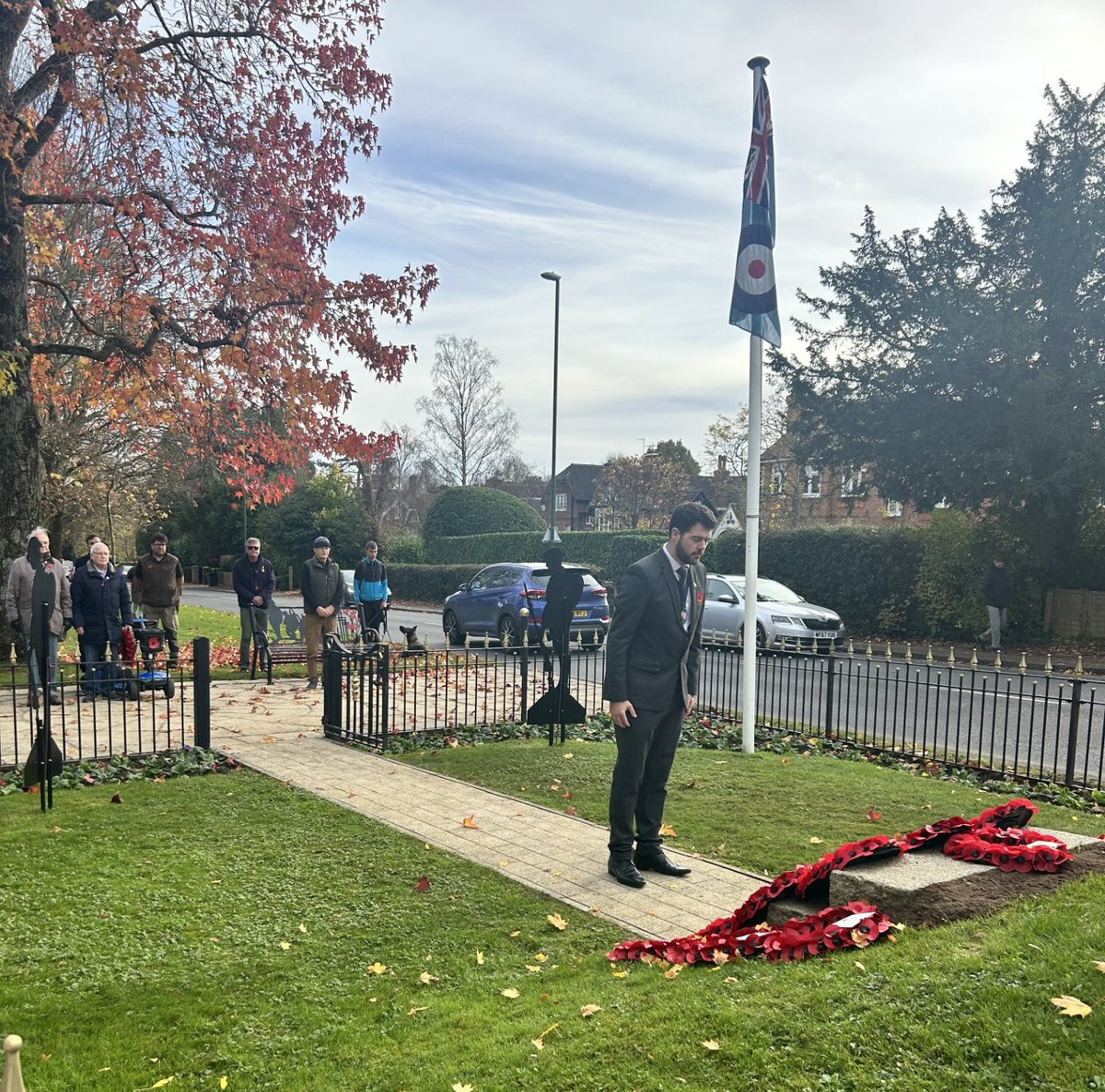 The Deputy Mayor joined the <a href="/PoppyLegion/">Royal British Legion</a> in a two minute silence at 11am and laid the Town Coucil wreath at the War Memorial at Muster Green. Let us never forget.  #lestweforget2024 #RemembranceDay2024
