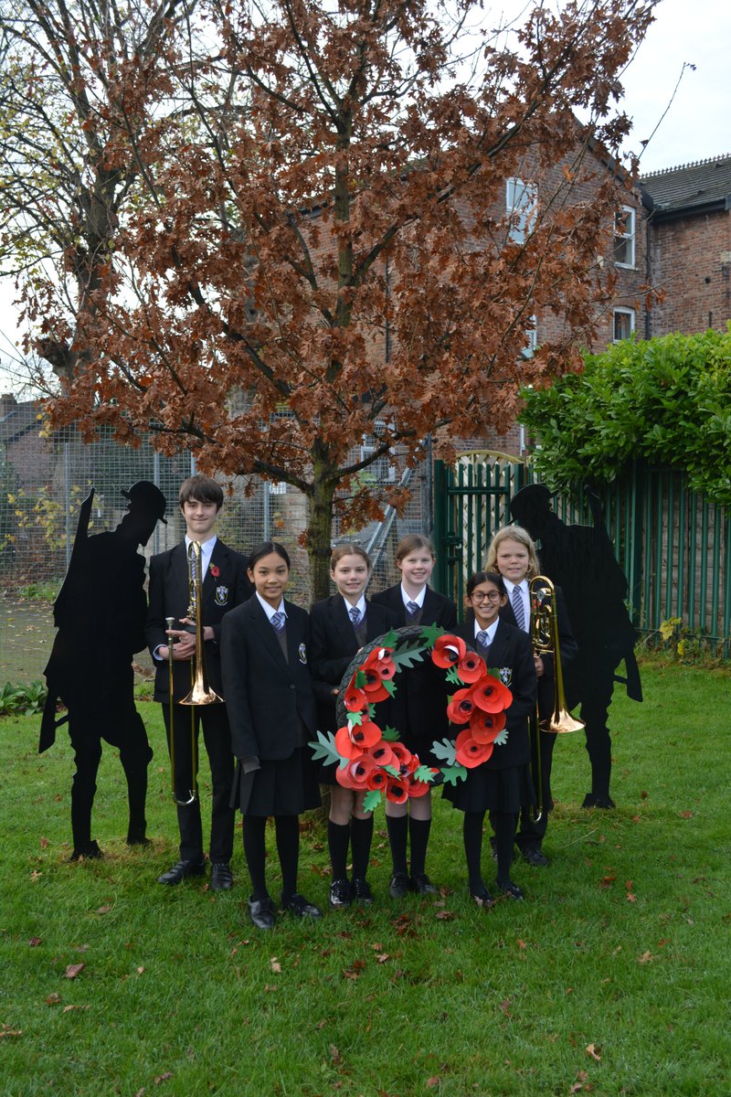 🌹❤️Today, we honoured Remembrance Day with a heartfelt 2-minute silence at 11am. A huge shout out to Tommy and Rory for their beautiful rendition of The Last Post. 🙌 Also a big well done to our Year 7 students for crafting the school's stunning poppy wreath! 🌺 #RemembranceDay