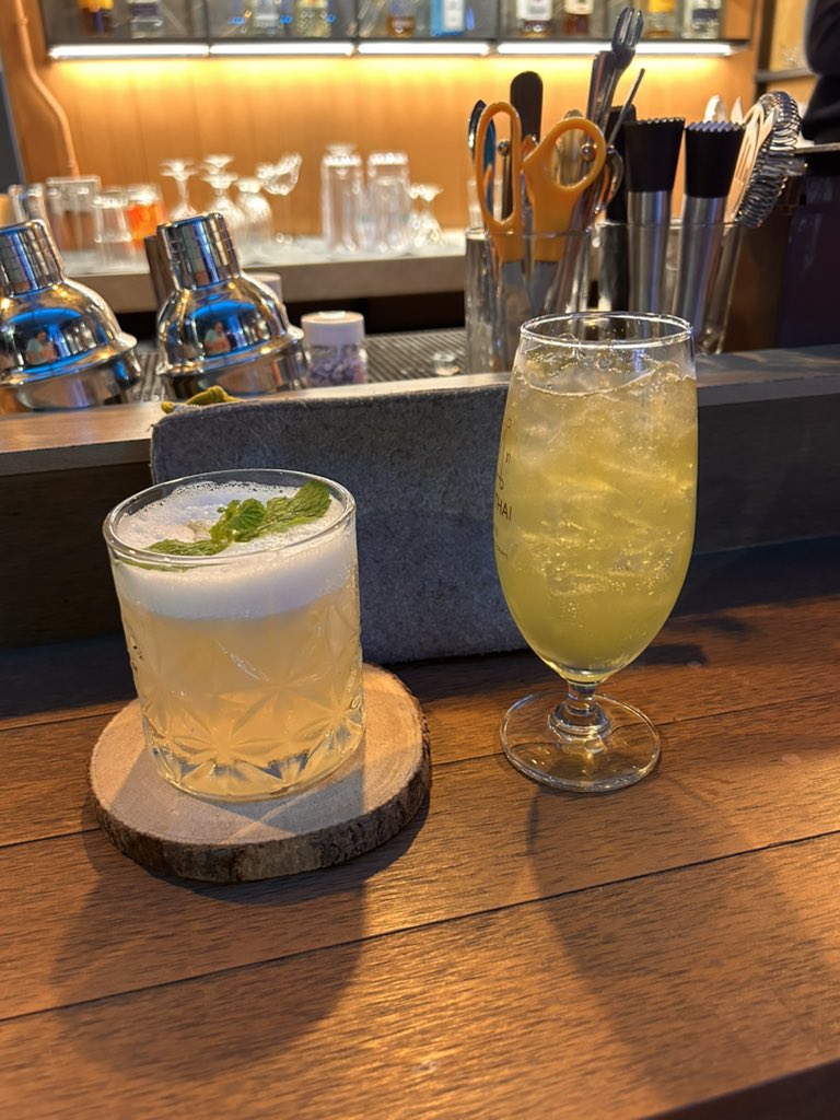 jimikeen's tweet photo. Last two cocktails in Bangkok! Last night here for a year! #2024 https://t.co/Fq7LuHn5QP